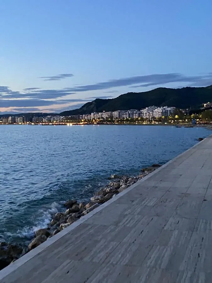 Holiday Apartment Vlorë 0*,  אלבניה