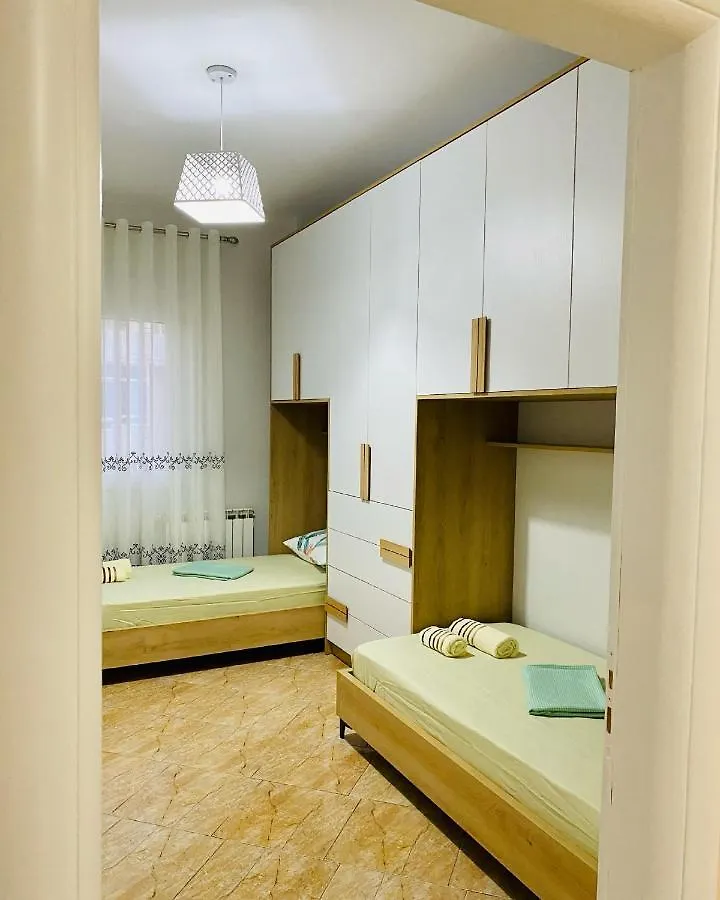 Holiday Apartment Vlorë אלבניה